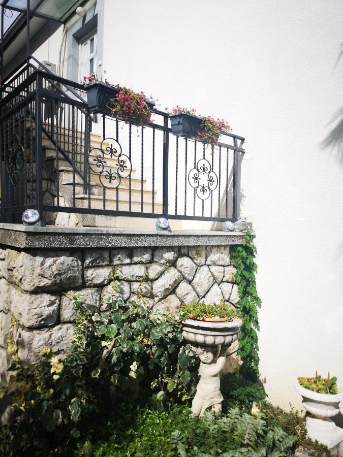 Apartments By The Sea Selce, Crikvenica - 16375 Eksteriør bilde
