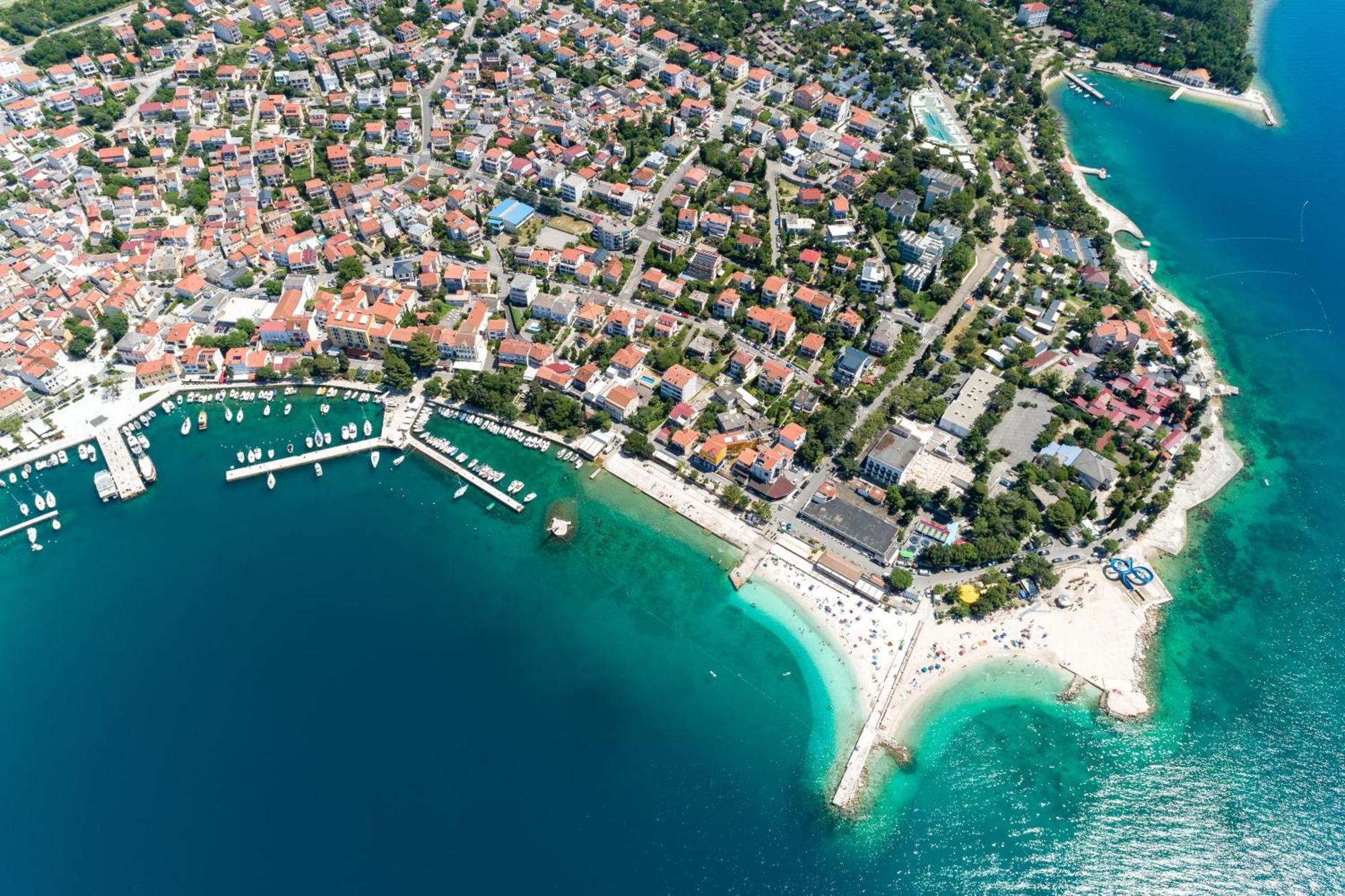 Apartments By The Sea Selce, Crikvenica - 16375 Eksteriør bilde